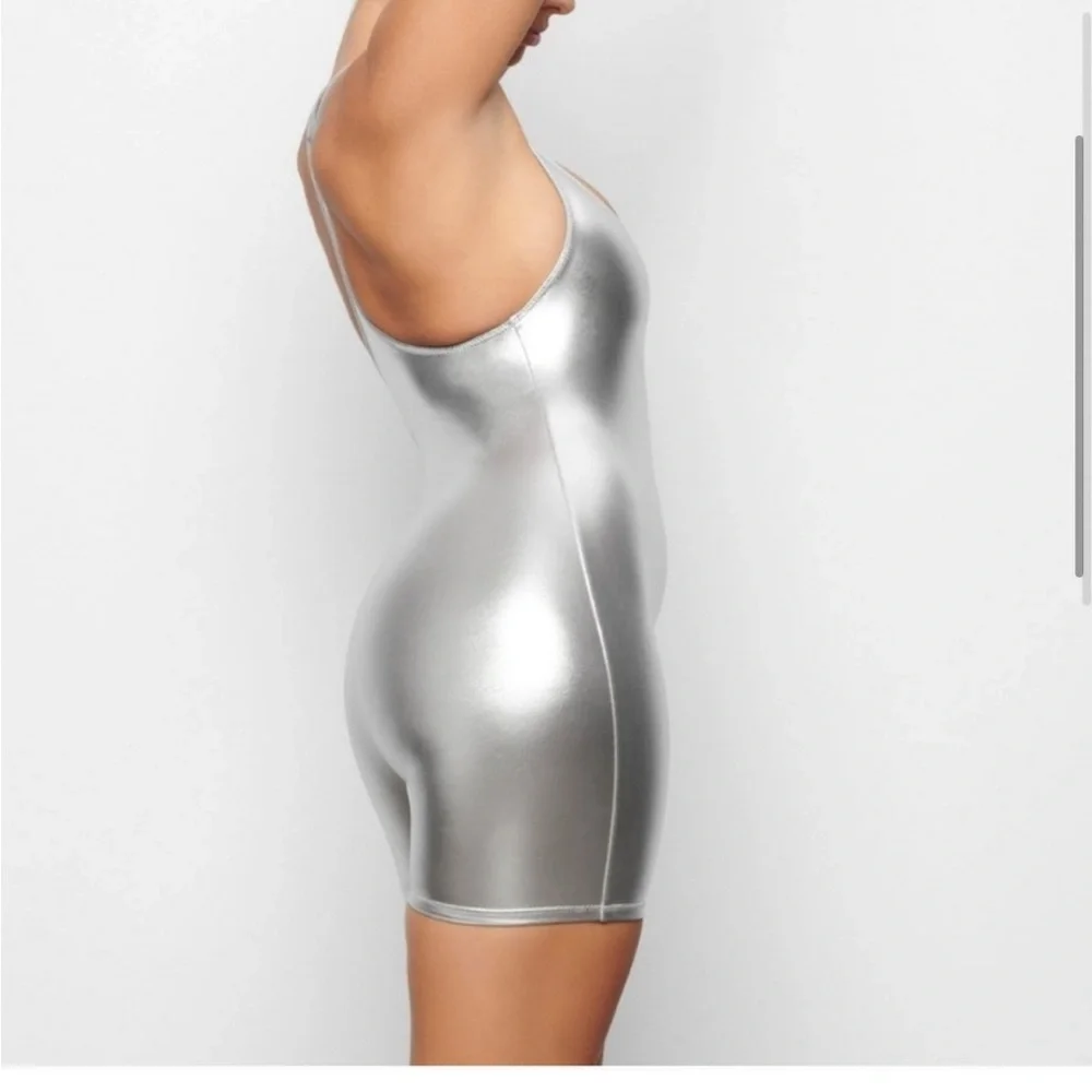 SKIMS Metallic Silver Bodysuit Nickle nwt